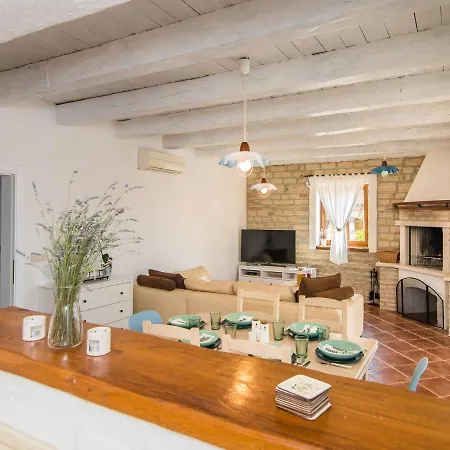 וילה Peaceful In Vodnjan With Swimming Pool And Jacuzzi *