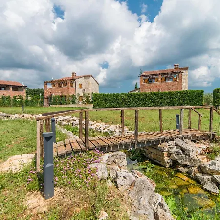 Peaceful In Vodnjan With Swimming Pool And Jacuzzi * Svetvinčenat