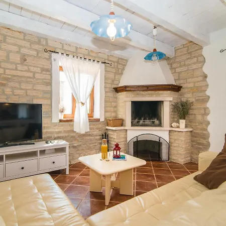 Peaceful In Vodnjan With Swimming Pool And Jacuzzi