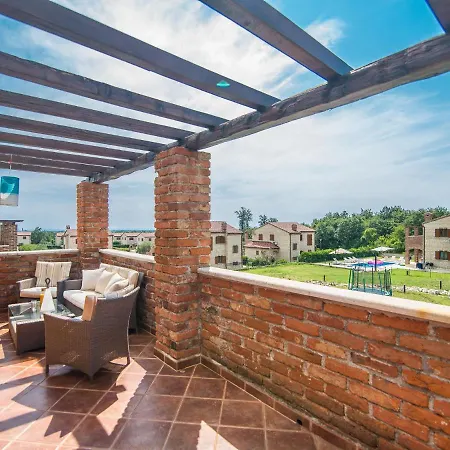 Peaceful In Vodnjan With Swimming Pool And Jacuzzi Svetvinčenat